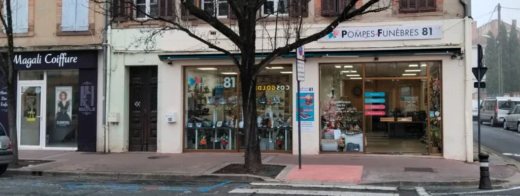 Devanture de l'agence Pompes Funèbres 81 à Albi.